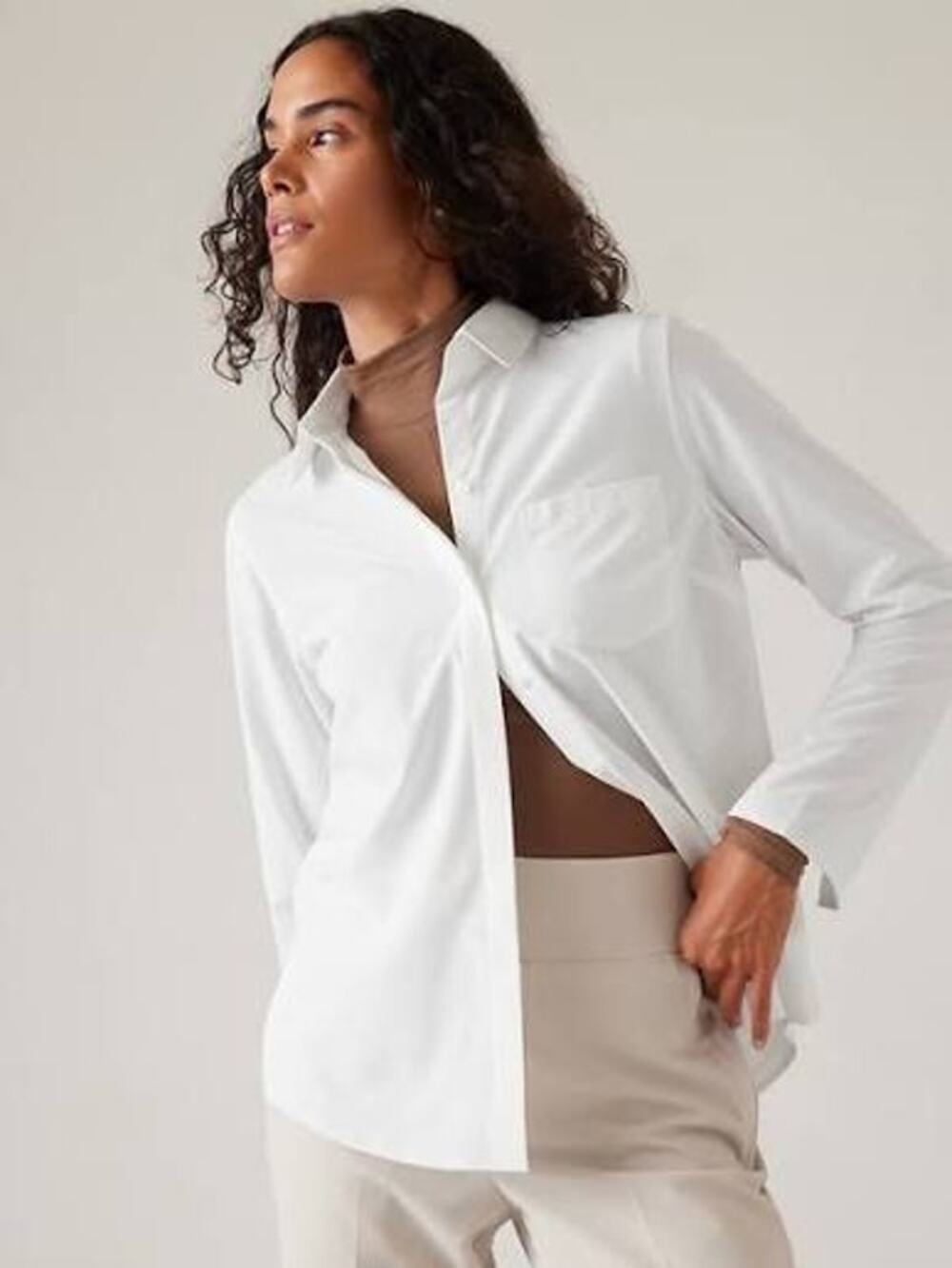 Athleta Urbanite White Featherweight Button Up Stretch Career Travel Top Medium